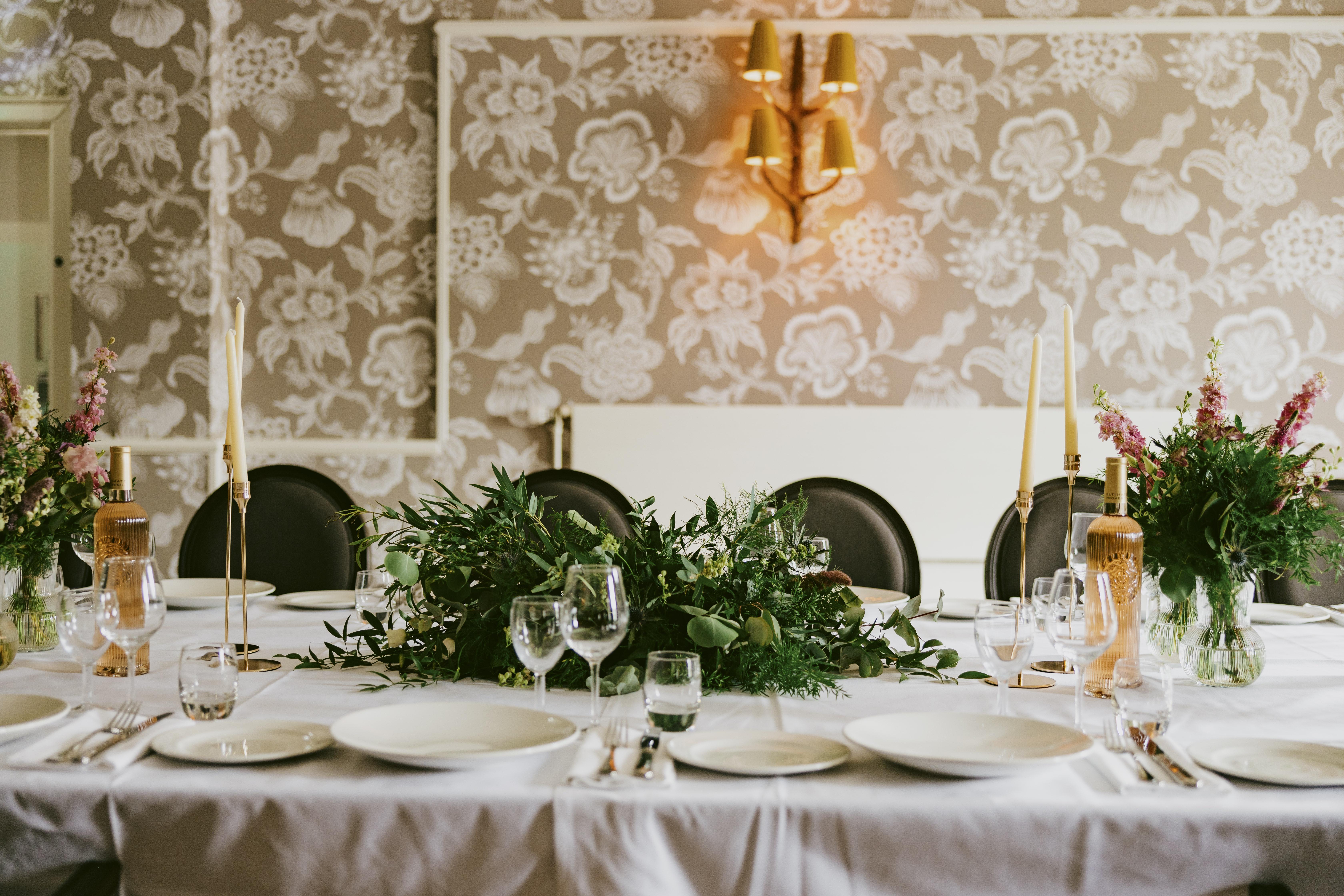 Marine Troon Hotell Exteriör bild A table set for a wedding reception