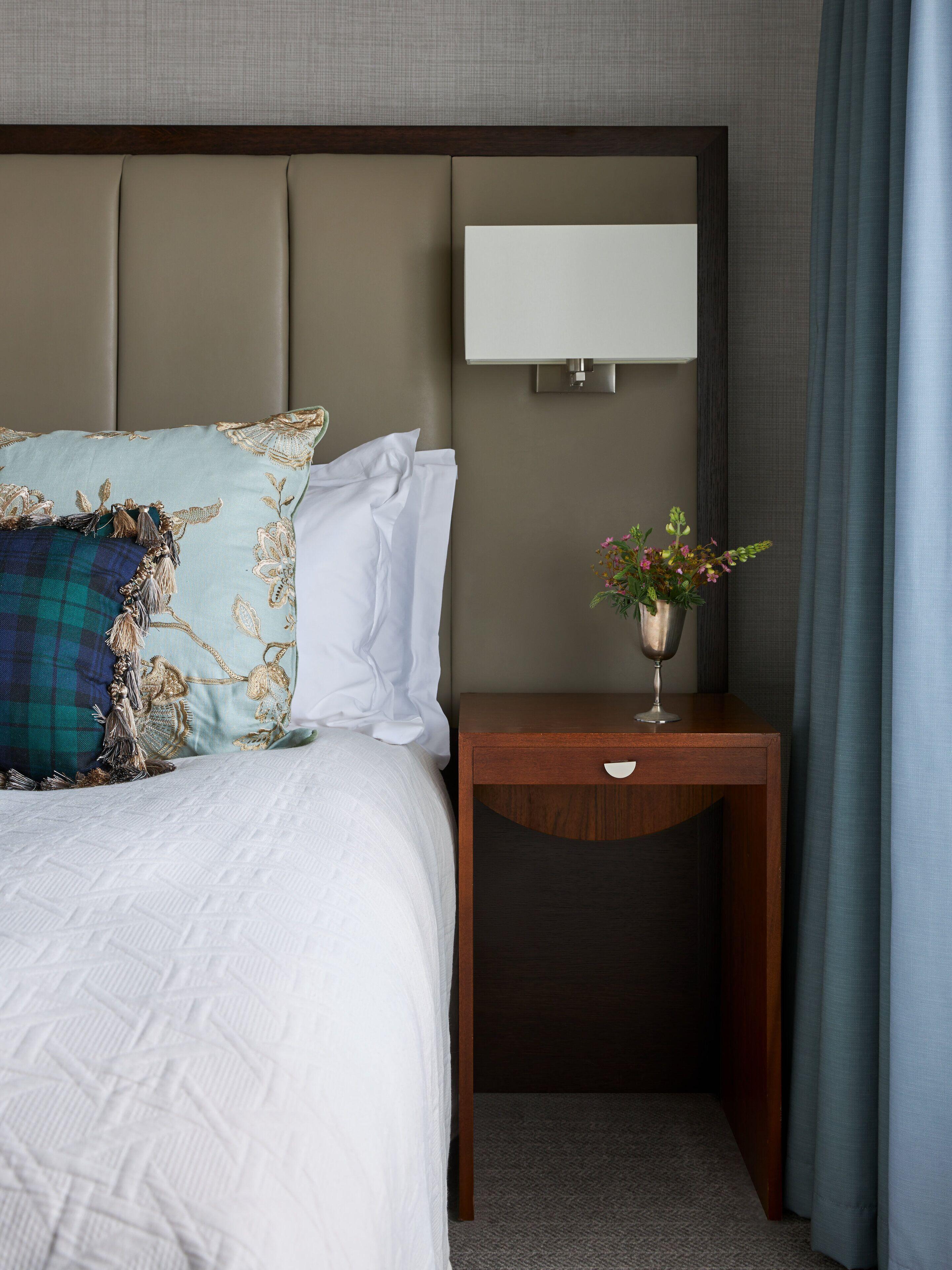 Marine Troon Hotell Exteriör bild A bed in a hotel room