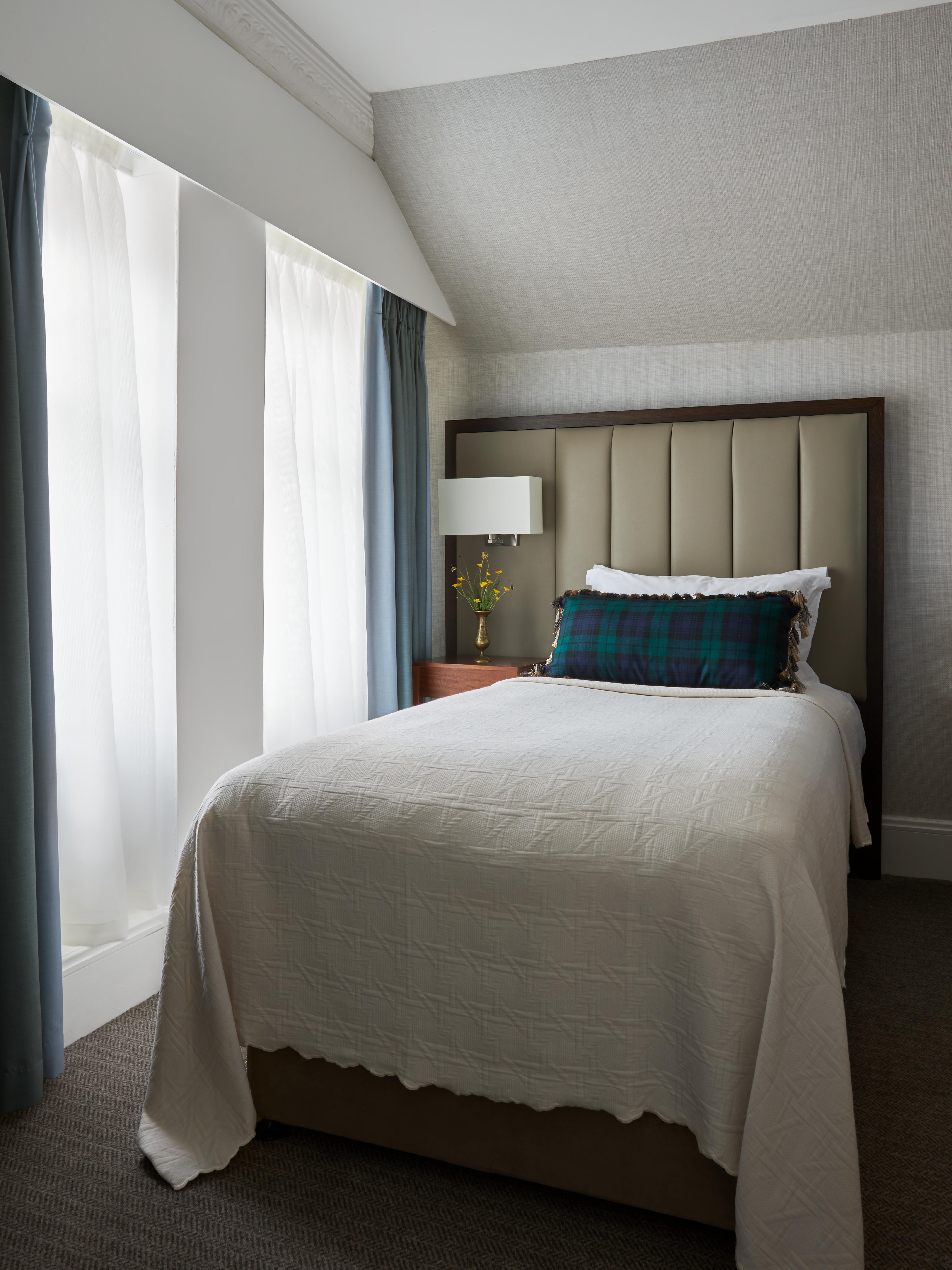 Marine Troon Hotell Exteriör bild A single bed